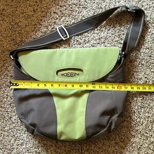 Keen cross body transit bag